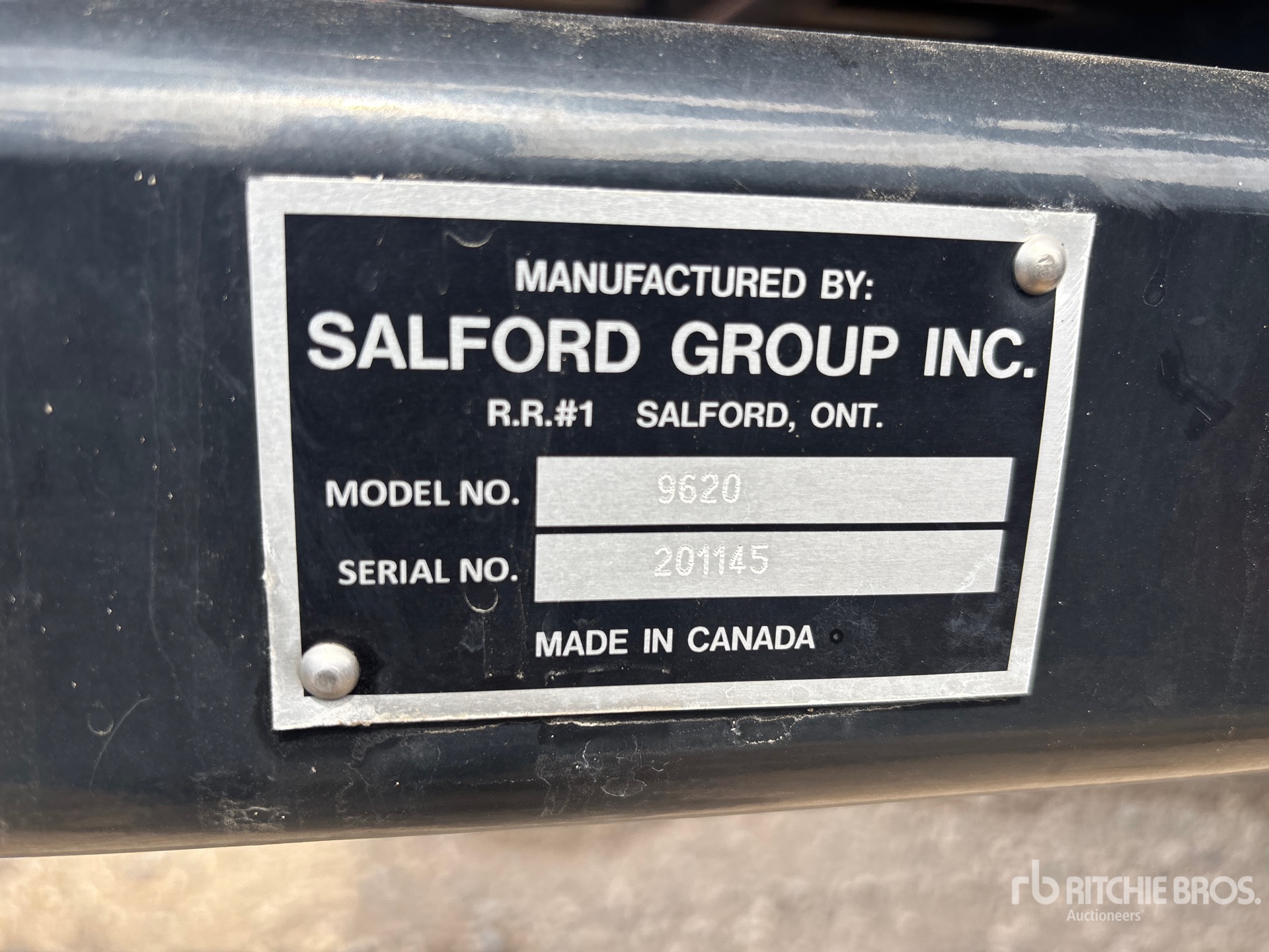 2020 Salford Valmar 9620 72 ft T/A Fertilizer Spreader
