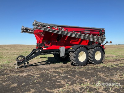 2020 Salford Valmar 9620 72 ft T/A Fertilizer Spreader