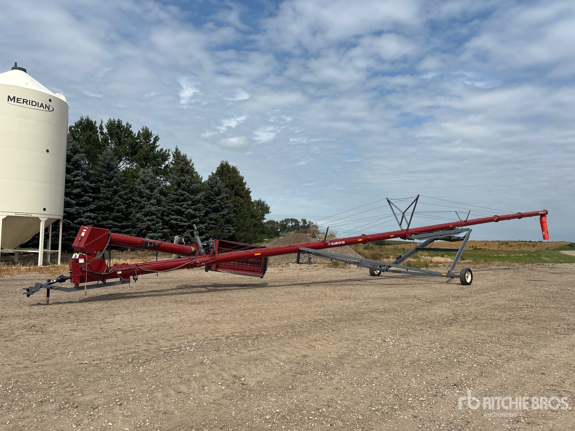 2017 Meridian SLMD 12-95 12 in x 92 ft Swing Grain Auger