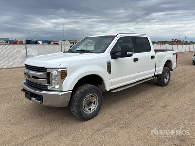 2019 Ford F-350 XLT 4x4 Crew Cab Pickup