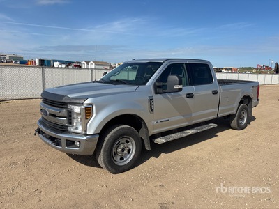 2019 Ford F-350 XLT 4x4 Crew Cab Pickup