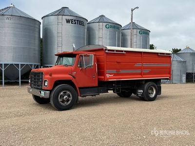 1987 International 1954 4x2 Getreidetransporter