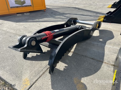 Dynamic Entities 54 in Hydraulic Excavator Thumb