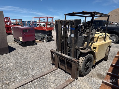 Hyster H80B Pneumatic Tire Forklift (Inoperable)