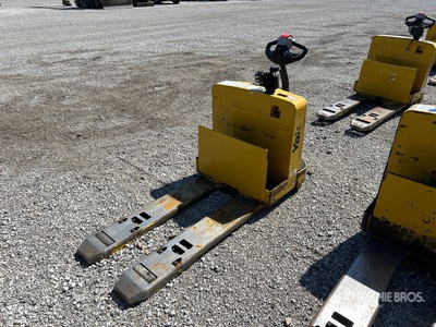 2022 Yale MPW065-E 6500 lb Electric Pallet Jack
