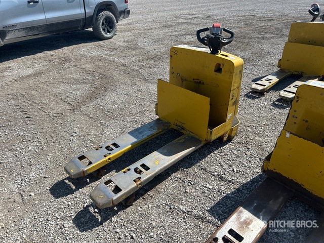 2022 Yale MPW065SEN12T2748 6500 lb Electric Pallet Jack