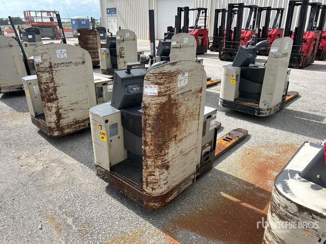 2021 Crown PR4500-60 6000 lb Electric Pallet Jack