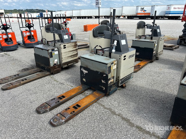 2021 Crown PR4500-60 6000 lb Electric Pallet Jack
