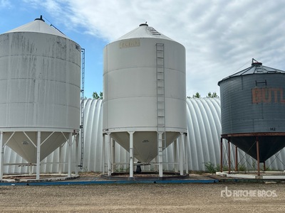 ECHO +/- 4000 bu Smooth Wall Hopper Grain Bin
