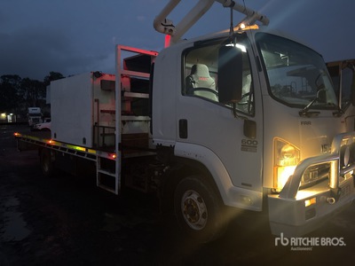 2008 Isuzu 600 Series 4x2 Flatbed Truck