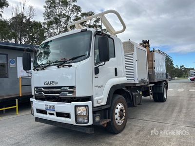 STG Global HDV4500 on 2021 Isuzu FVR300 6x4 Camion pelleteuse sous vide