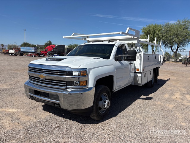 2018 Chevrolet Silverado 3500HD 4x2 Flatbed Truck