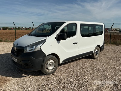 2018 Renault Trafic 9 فان نقل ركاب