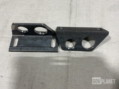 (34) General Dynamics 10567211 Angle Brackets
