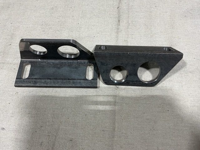 (34) General Dynamics 10567211 Angle Brackets