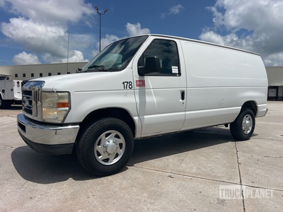 2010 Ford E-250 Kastenwagen
