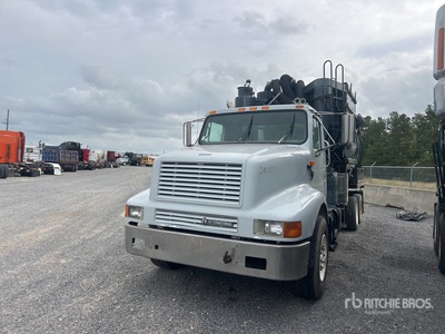 Guzzler on 2001 International 7600 6x4 Vakuumtankwägen (Inoperable)