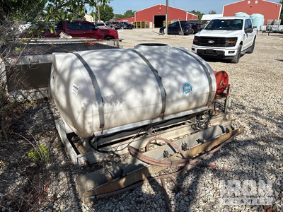 Chemical Containers Sprayer 750 gal skid mounted スプレーヤー