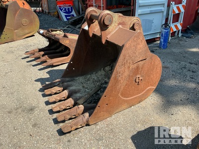Paladin 48 in Digging Excavator Bucket - Fits John Deere 225-245