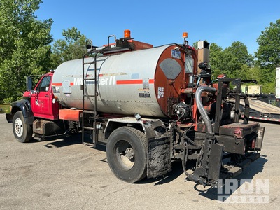 1998 Rosco 2000 gal on 1998 Ford F800 4x2 Camión distribuidor de asfalto