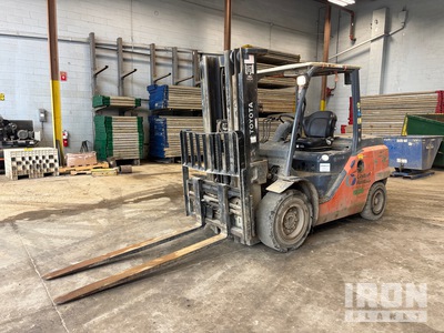 2016 Toyota 8FD45U 8500 lb Pneumatic Tire Forklift