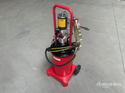 2026 Big Red High Pressure Grease Injector TRH12