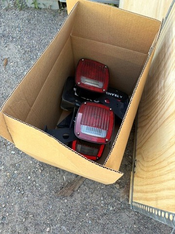 Quantity of (4) Grote 5370 Tail Light Assemblies Quantity of (4) Grote 5370 Tail Light Assemblies