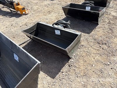 2026 GIYI GY-D3T 32 in Hydraulic Tilting Excavator Bucket (Unused)