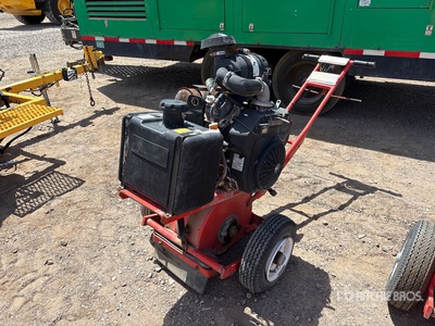 Quantity of (2) Crafco 200 Pavement Cutter を見 Asphalt