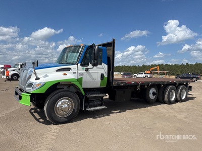 2007 International 7400 SBA 8x4 Flatbed Truck