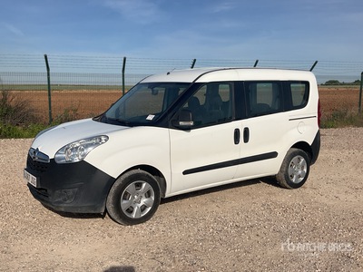 2016 Opel Combo 1.3D 5 فان نقل ركاب