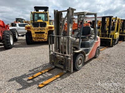 2013 Toyota 8FGU25 4900 lb Pneumatic Tire Forklift