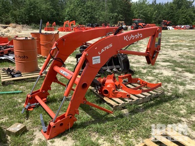 Kubota LA765 Front Loader Attachment w/ Lynns CR60G Root Grapple