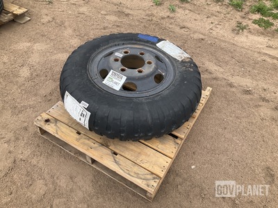Titan T-Hawk 373 9.00-20 Tire w/Wheel