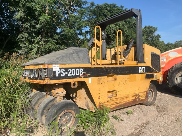 2001 Cat PS-200B 9 Wheel Pneumatic Roller 2001 Cat PS-200B 9 Wheel Pneumatic Roller