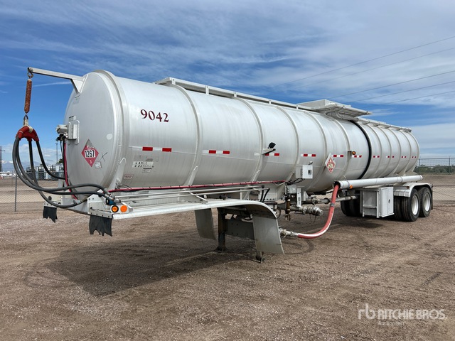 2014 Polar 9300 gal T/A Tanker Trailer
