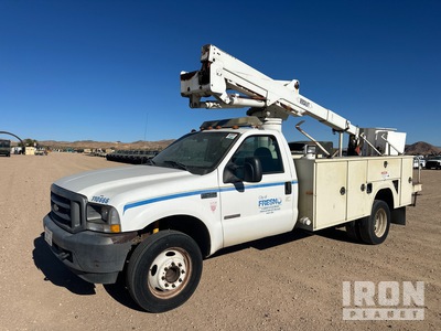 Versalift SST37E1H on 2004 Ford F-450 Super Duty Bucket Truck