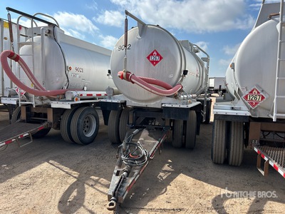 1995 Beall 4830 gal T/A Turntable Pup Tanker Trailer