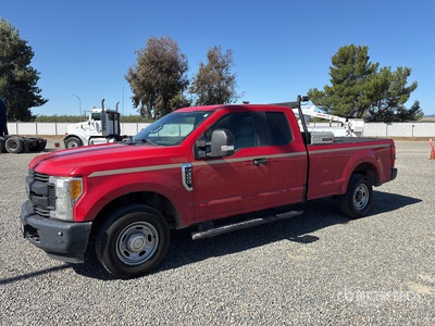 2017 Ford F-250 4x2 Extended Cab Pickup