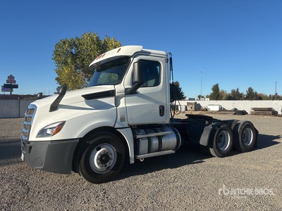 2019 Freightliner Cascadia 126 6x4 T/A Day Cab Truck Tractor