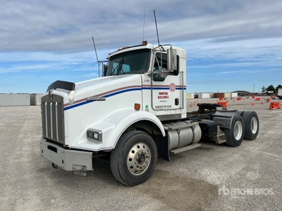 2007 Kenworth T800 6x4 T/A Day Cab Truck Tractor