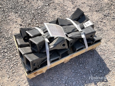 Quantity of (30) 2026 SDCH SDCH-08BT Lote de Puntas para Cucharon (Sin Usar) / Bucket Teeth Accessoire divers pour excavatrice - Fits Cat 320 (Unused)