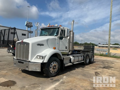 2001 Kenworth T800 6x4 T/A Day Cab Truck Tractor