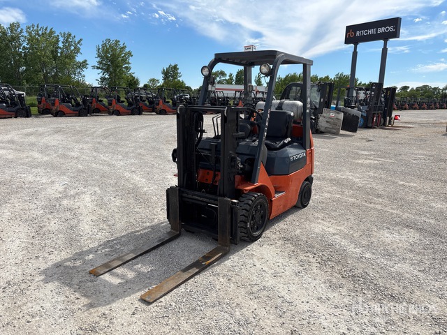 2004 Toyota 7FGCU20 3400 lb Cushion Tire Forklift