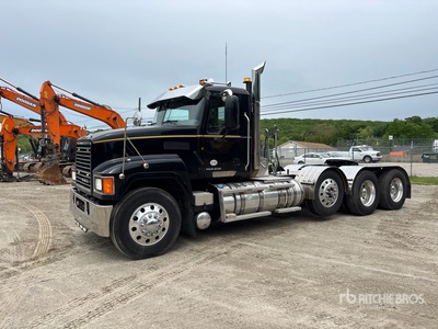 2013 Mack CHU613 8x4 Tri/A Day Cab Truck Tractor