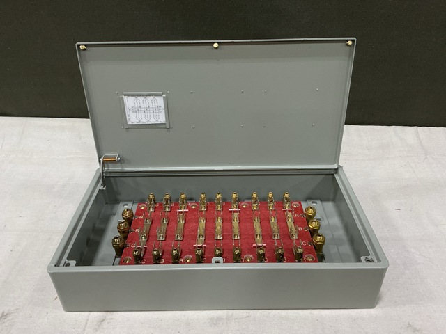 M24646/4-003 Fuse Box M24646/4-003 Fuse Box