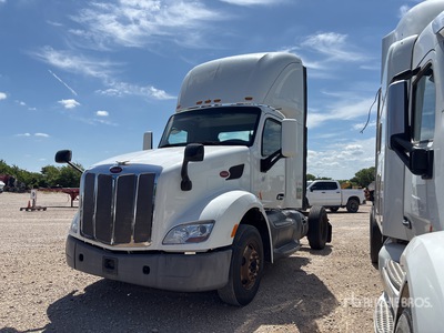 2017 Peterbilt 579 4x2 S/A Day Cab Truck Tractor (Inoperable)