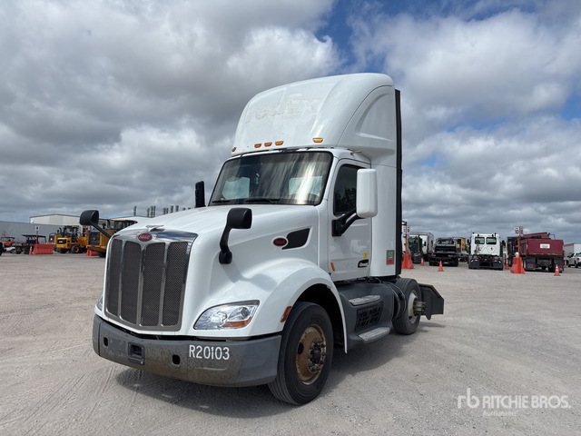 2018 Peterbilt 579 4x2 S/A Day Cab Truck Tractor
