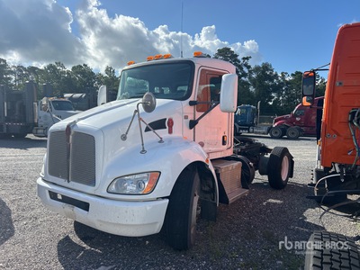 2015 Kenworth T370 4x2 トラックトラクター（S/A）