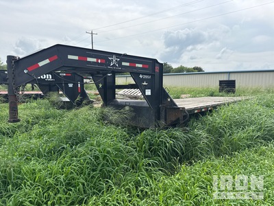 2022 J & J 14000 lb 36 ft T/A Gooseneck Flatbed Trailer